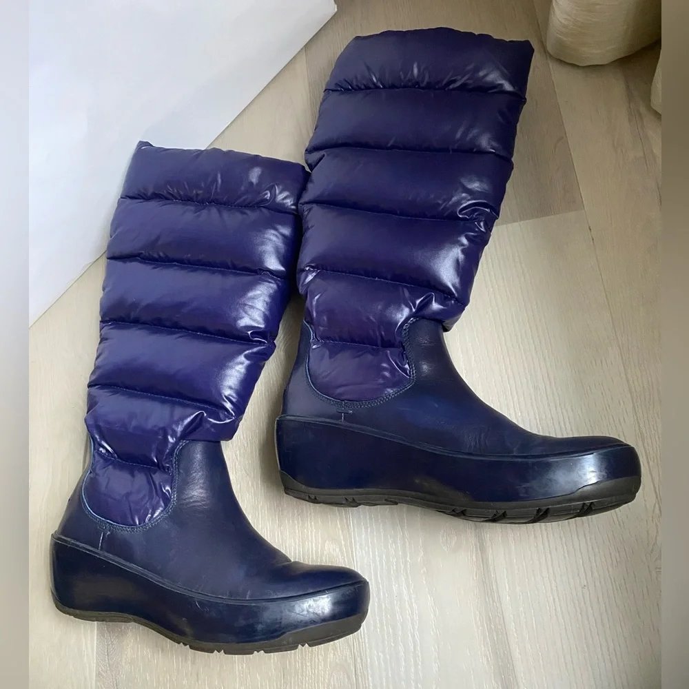 Moncler Women's Dark Purple Blue Leather Down Puffer Winter Snow Boots -Size 6.5
